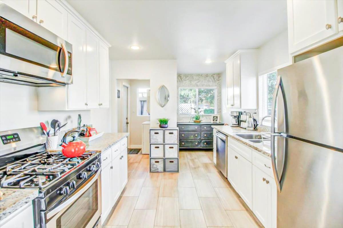 Modern 2-Bedroom Haven In The Heart Of La- Hud-Vp ลอสแอนเจลิส ภายนอก รูปภาพ