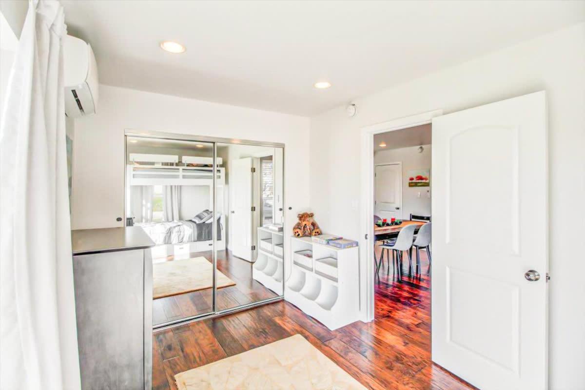 Modern 2-Bedroom Haven In The Heart Of La- Hud-Vp ลอสแอนเจลิส ภายนอก รูปภาพ