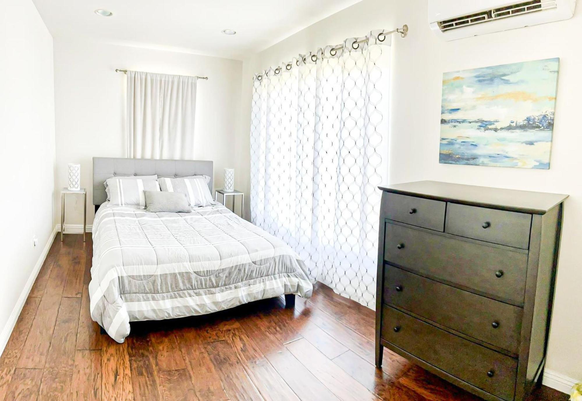 Modern 2-Bedroom Haven In The Heart Of La- Hud-Vp ลอสแอนเจลิส ภายนอก รูปภาพ